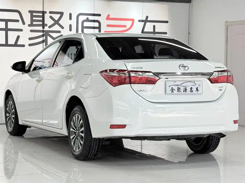 Toyota Corolla 2018 — фото 4