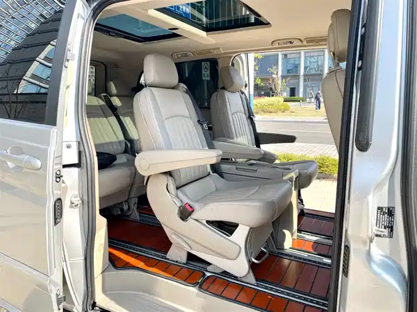 Mercedes-Benz Viano 2011