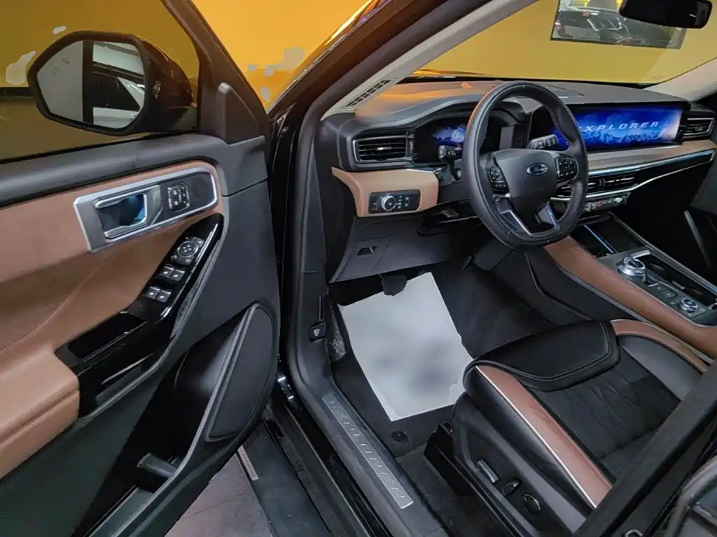 Ford Explorer 2022 — фото 16