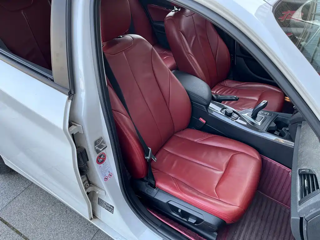 BMW 1 Series 2014 — фото 18