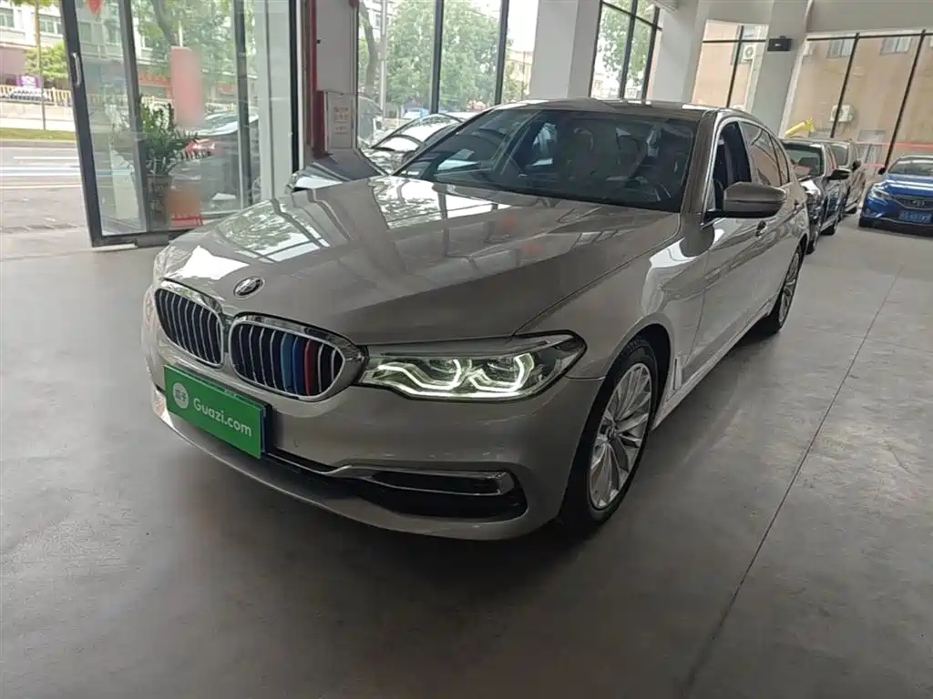 BMW 5 Series 2020 — фото 1