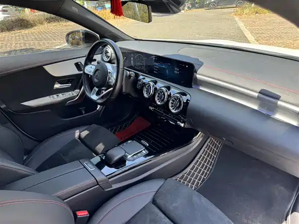 Mercedes-Benz CLA 2023