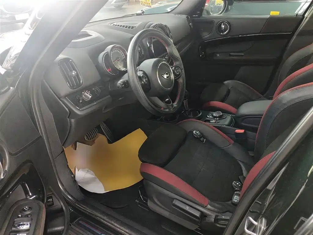 MINI JCW Countryman 2019 — фото 11