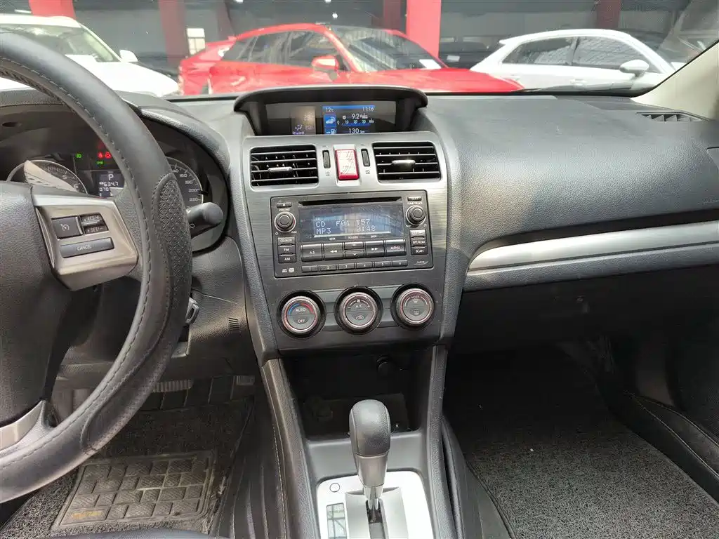 Subaru XV 2015 — фото 9