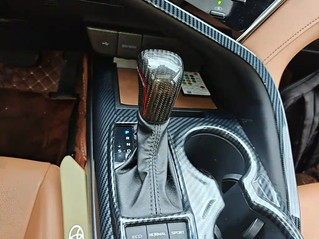 Toyota Camry 2023 — фото 14