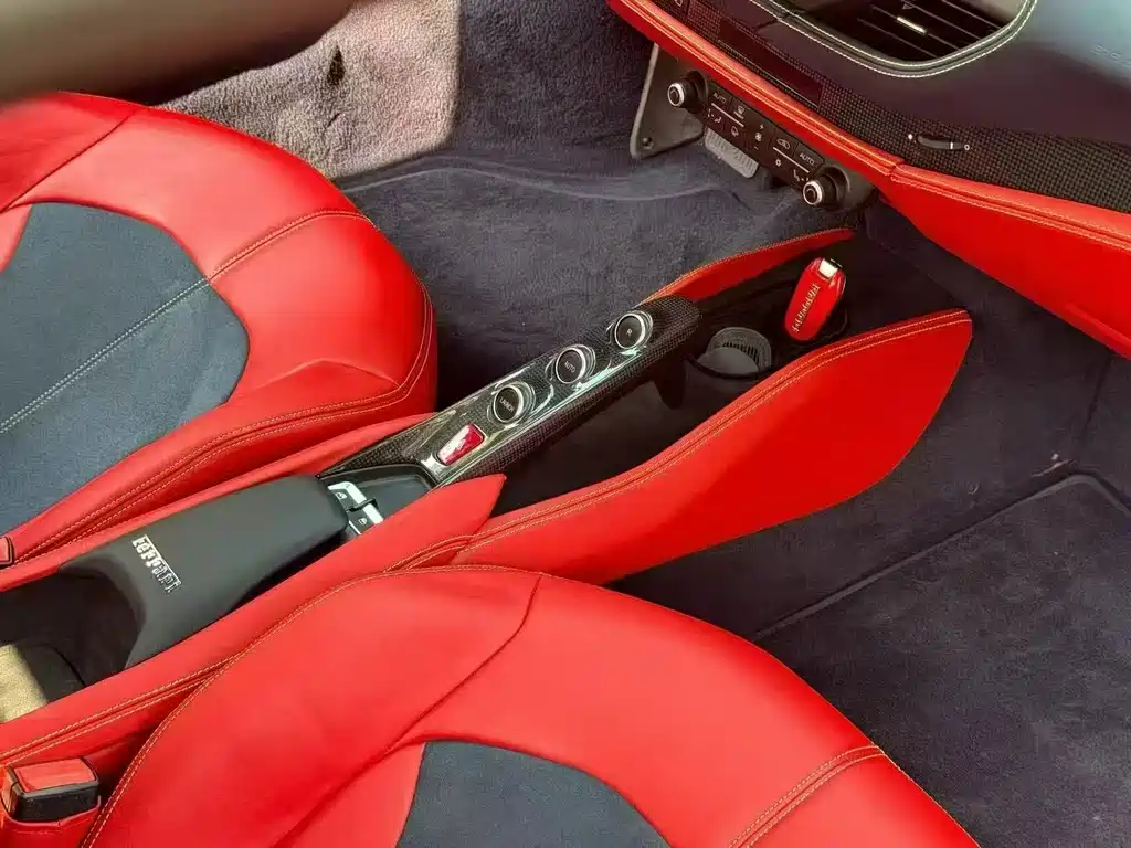 Ferrari F8 2021 — фото 4