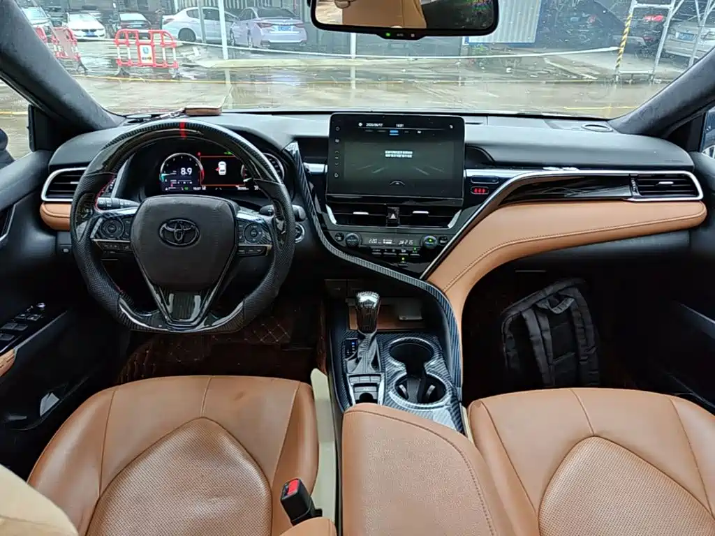Toyota Camry 2023 — фото 10
