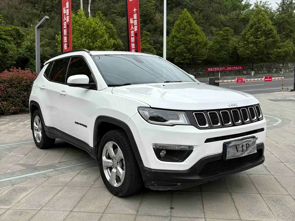 Jeep Compass 2017 — фото 3