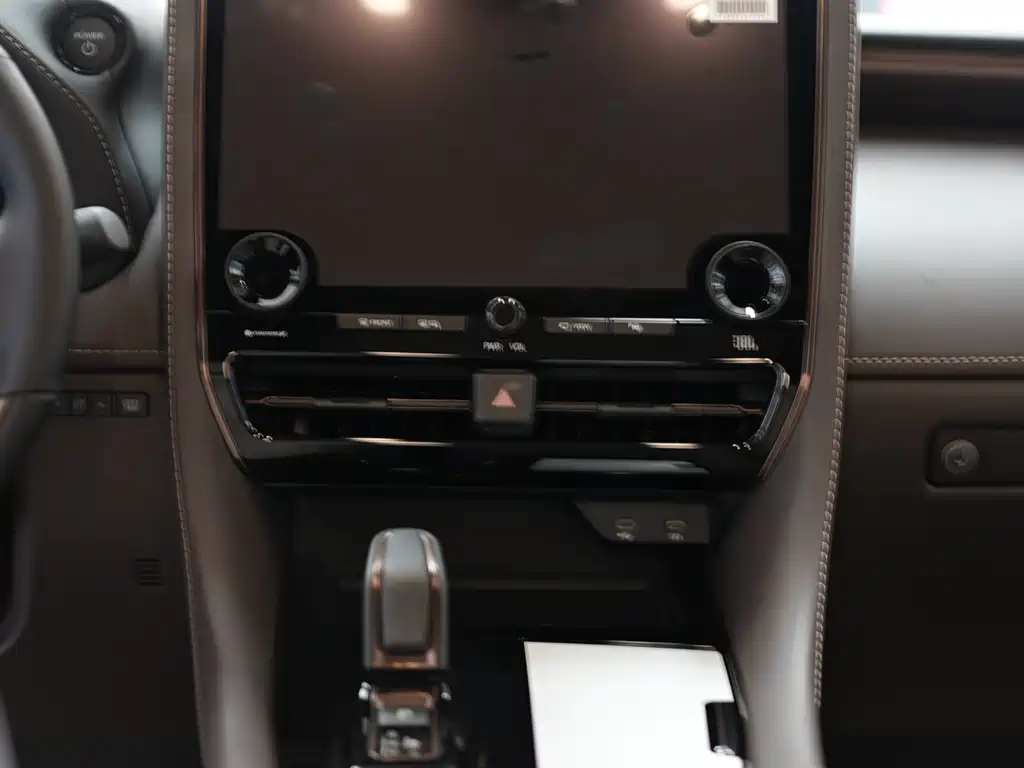 Toyota Alphard — фото 9