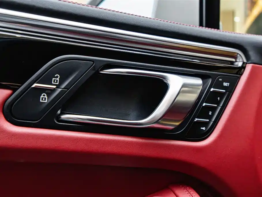 Porsche Macan 2023 — фото 21