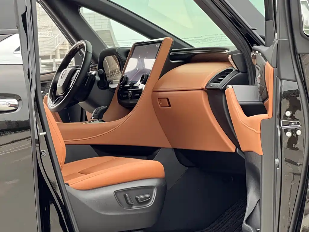 Toyota Vellfire 2025 — фото 6