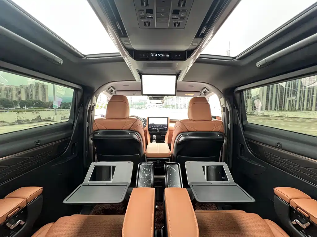 Toyota Vellfire 2025 — фото 10