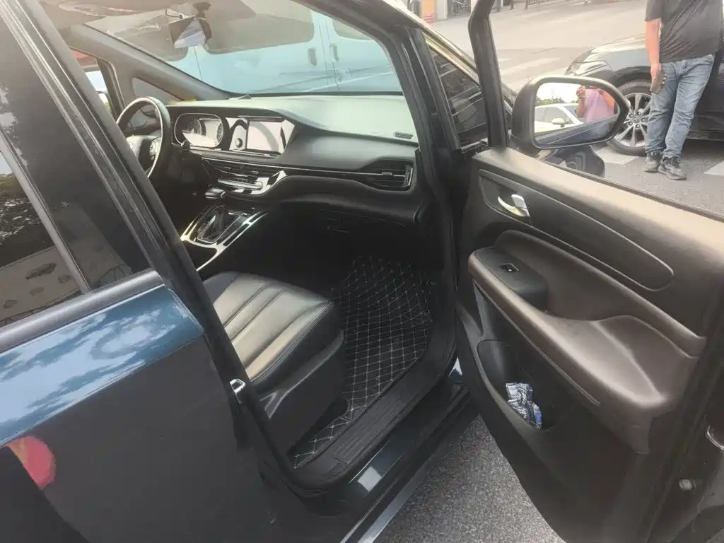 GAC Motor Trumpchi M6 2019 — фото 25