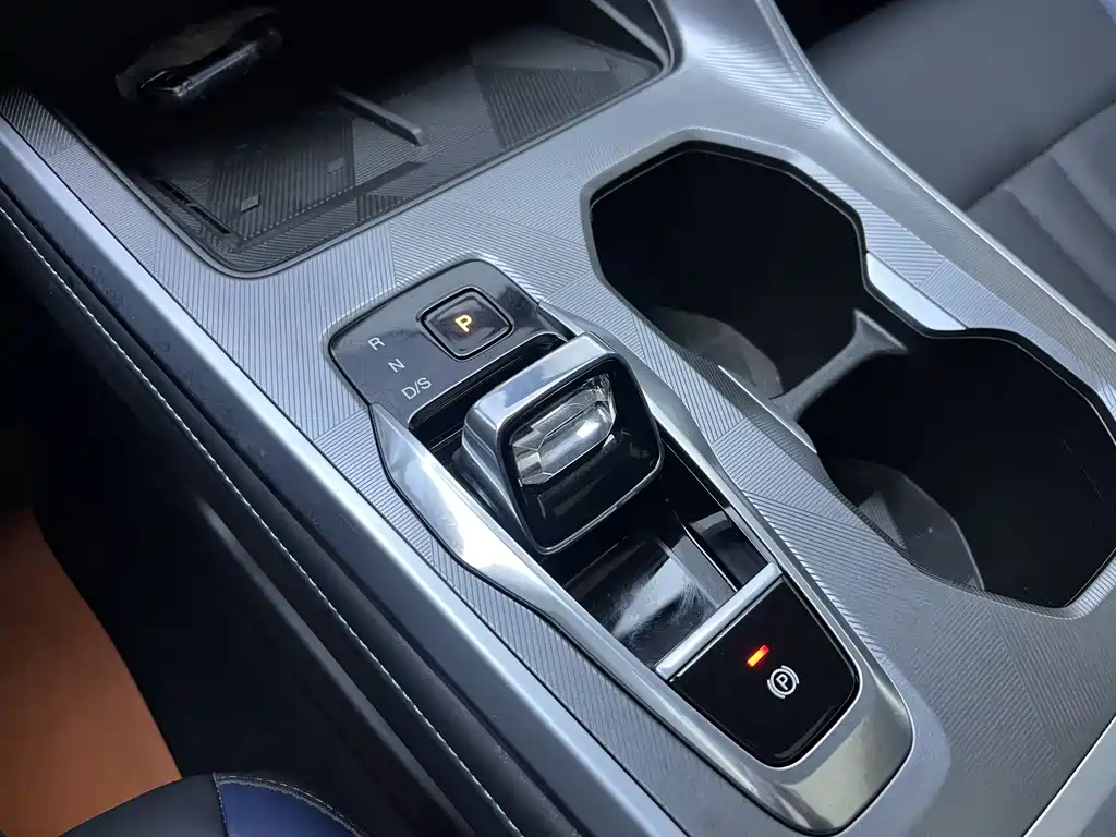 GAC Trumpchi GS3 2024 — фото 11
