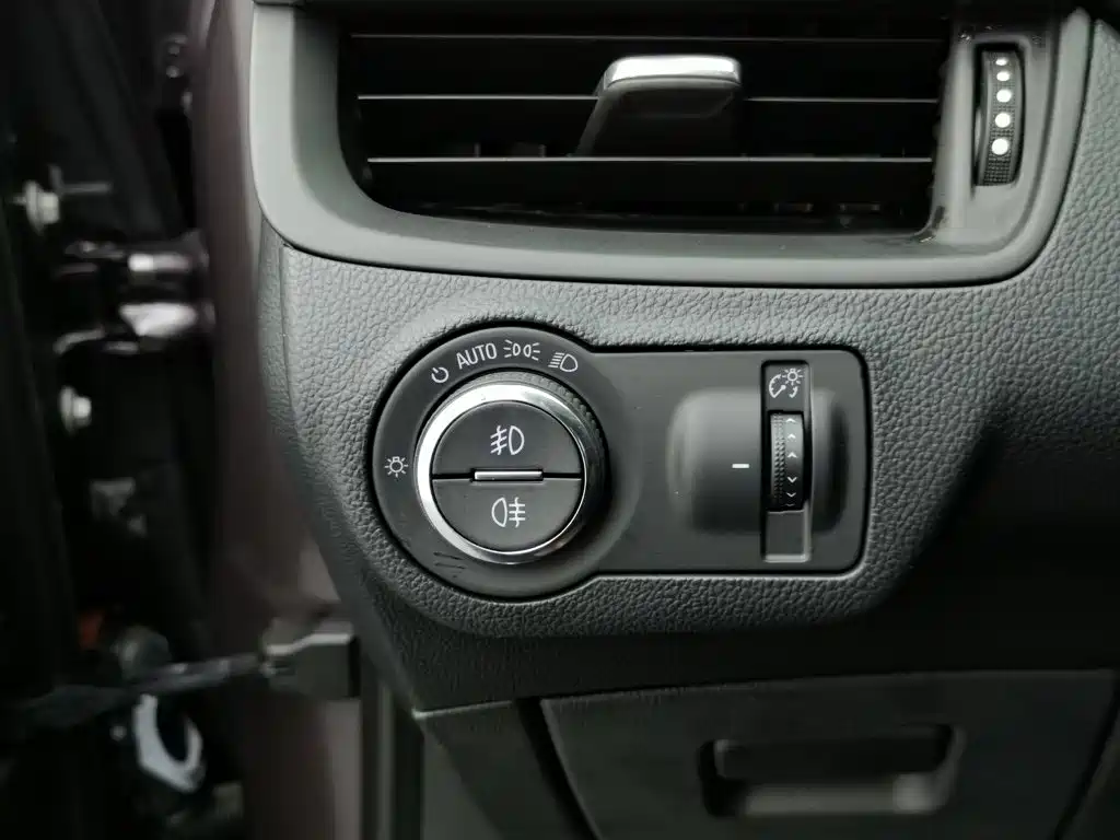 Buick Envision Plus 2016 — фото 21