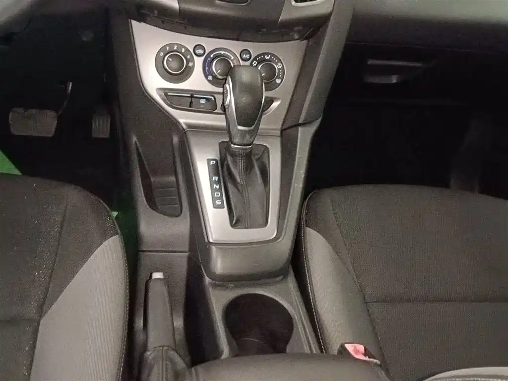Ford Focus 2015 — фото 14