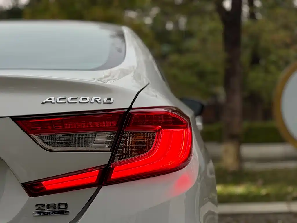 Honda Accord 2020 — фото 19