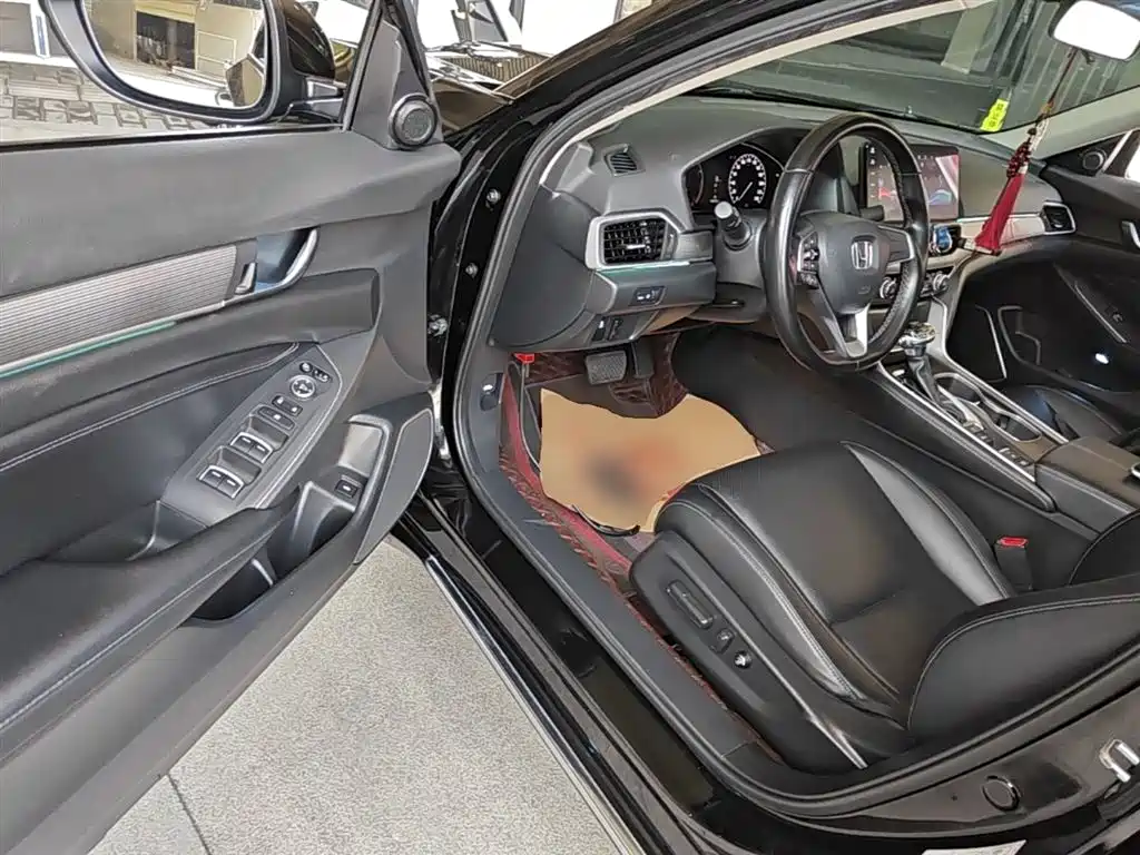 Honda Accord 2022 — фото 16
