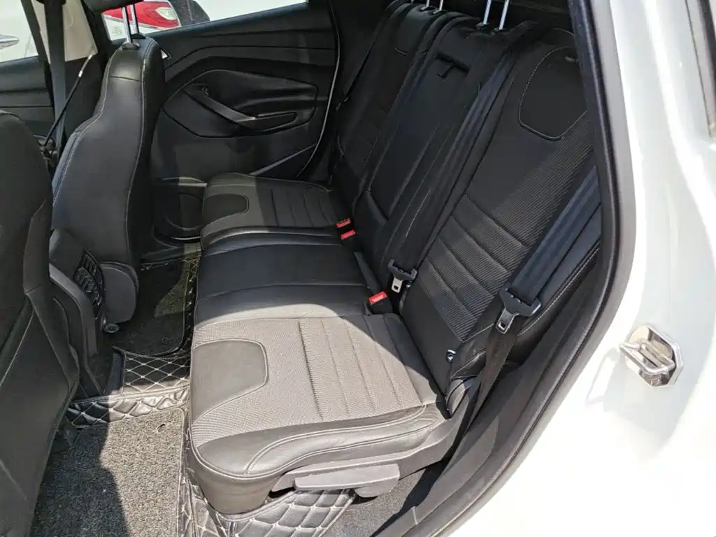 Ford Kuga 2015 — фото 17