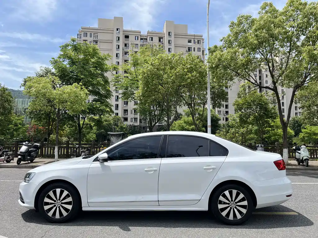 Volkswagen Sagitar 2017 — фото 13