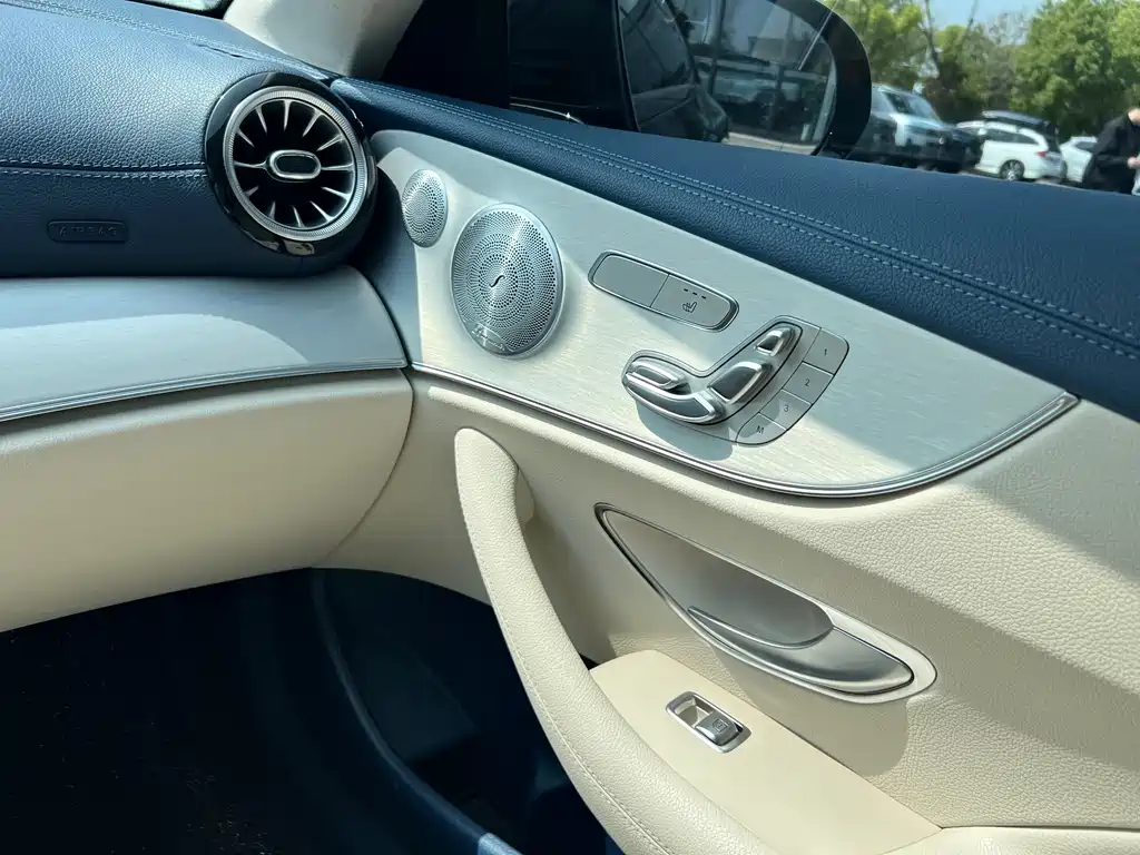 Mercedes-Benz E-Class 2021 — фото 14