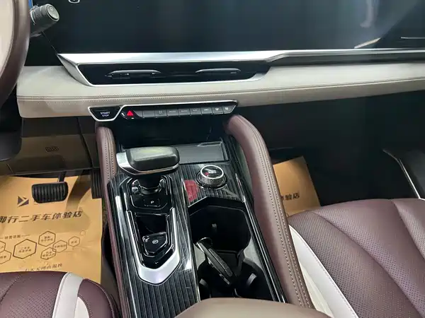Geely Xingyue L 2021