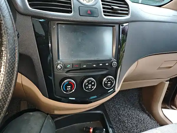 Wuling Hongguang 2014