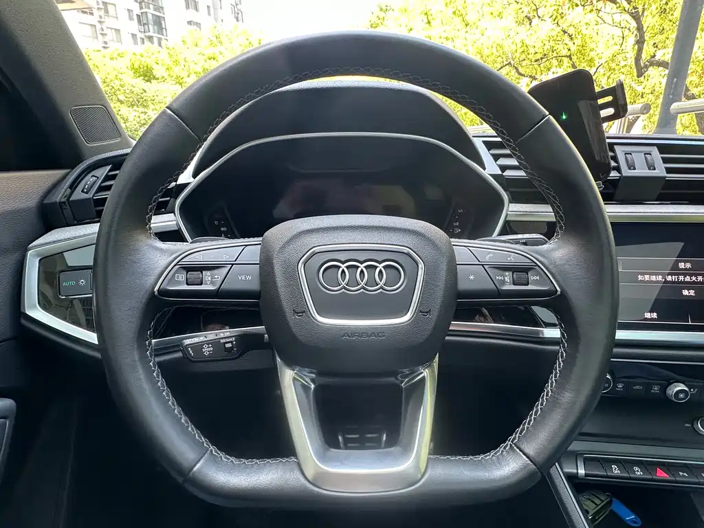 Audi Q3 2023 — фото 11