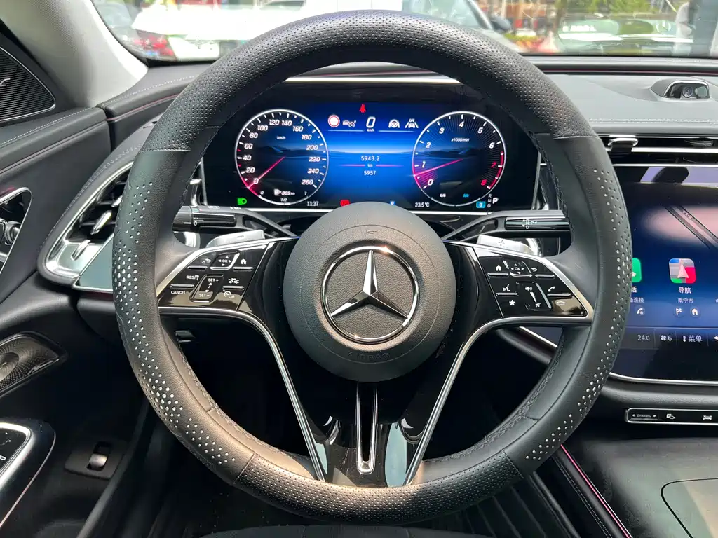Mercedes-Benz E-Class 2025 — фото 19