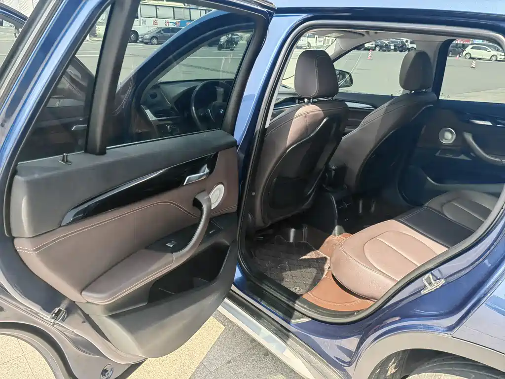 BMW X1 2021 — фото 12