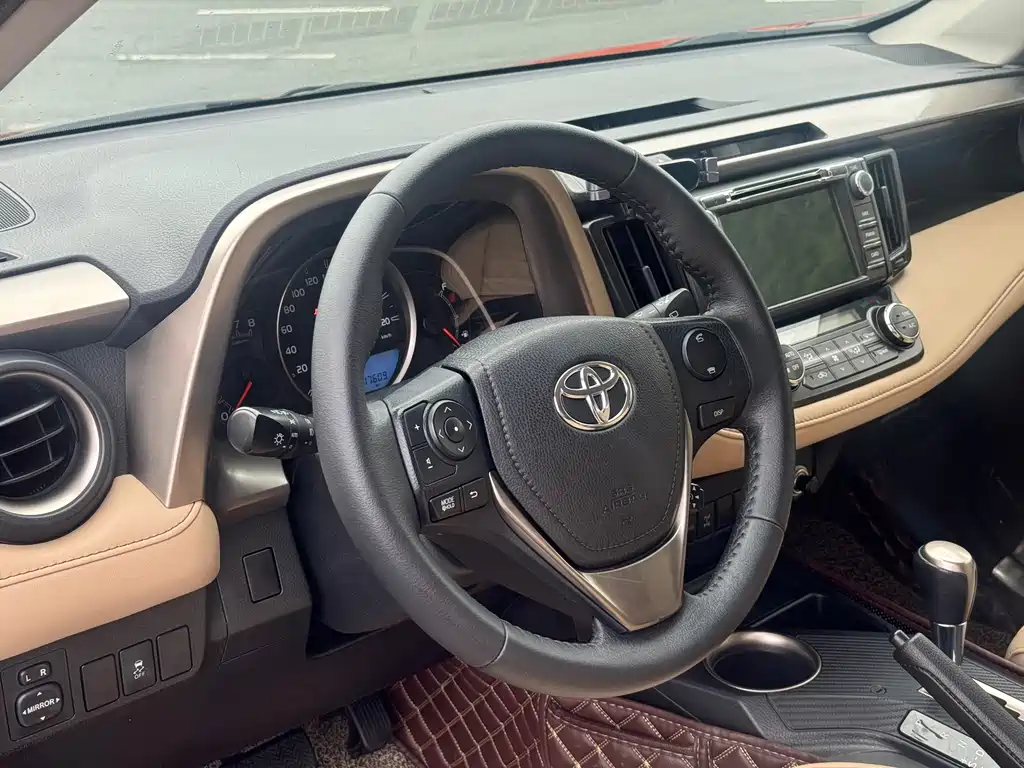 Toyota RAV4 2015 — фото 7