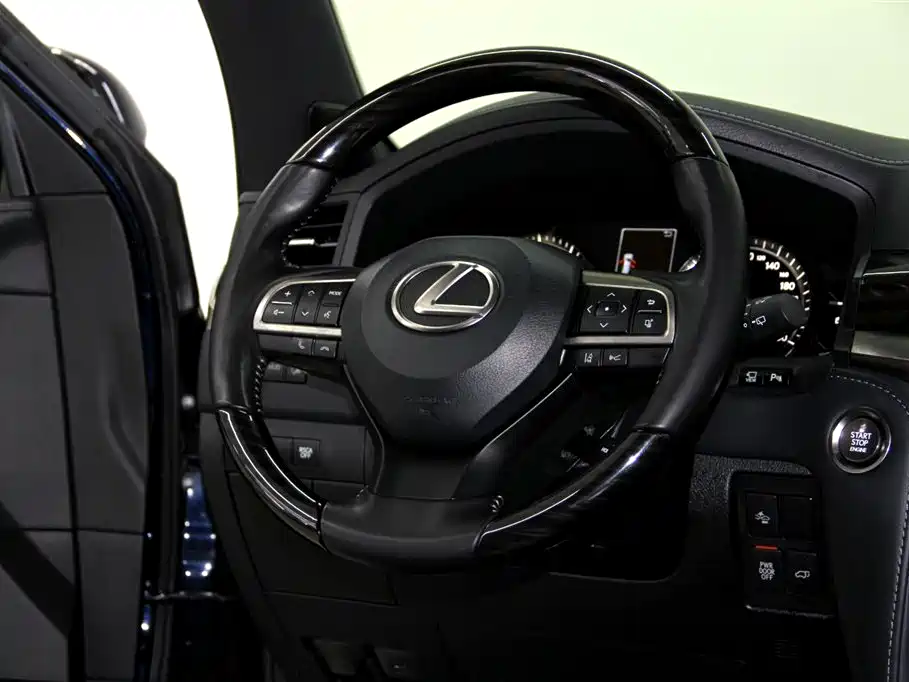 Lexus LX 2020 — фото 10