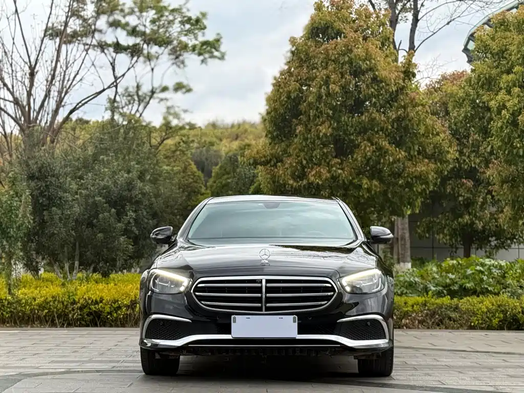 Mercedes-Benz E-Class 2023 — фото 2