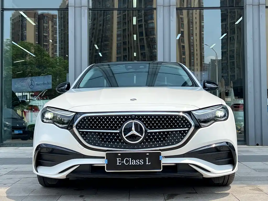 Mercedes-Benz E-Class 2025 — фото 4