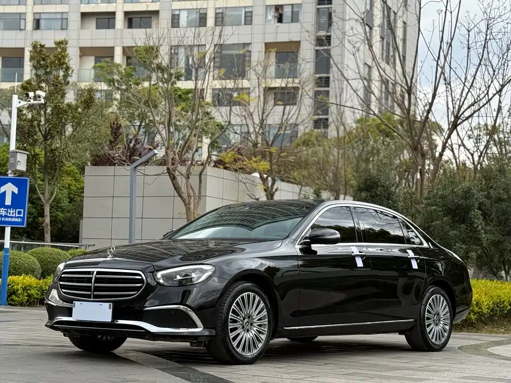Mercedes-Benz E-Class 2023 — фото 1