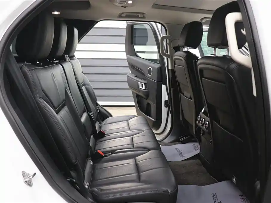 Land Rover Discovery 2020 — фото 24