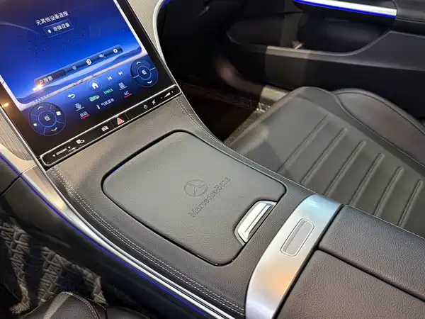 Mercedes-Benz C-Class 2024