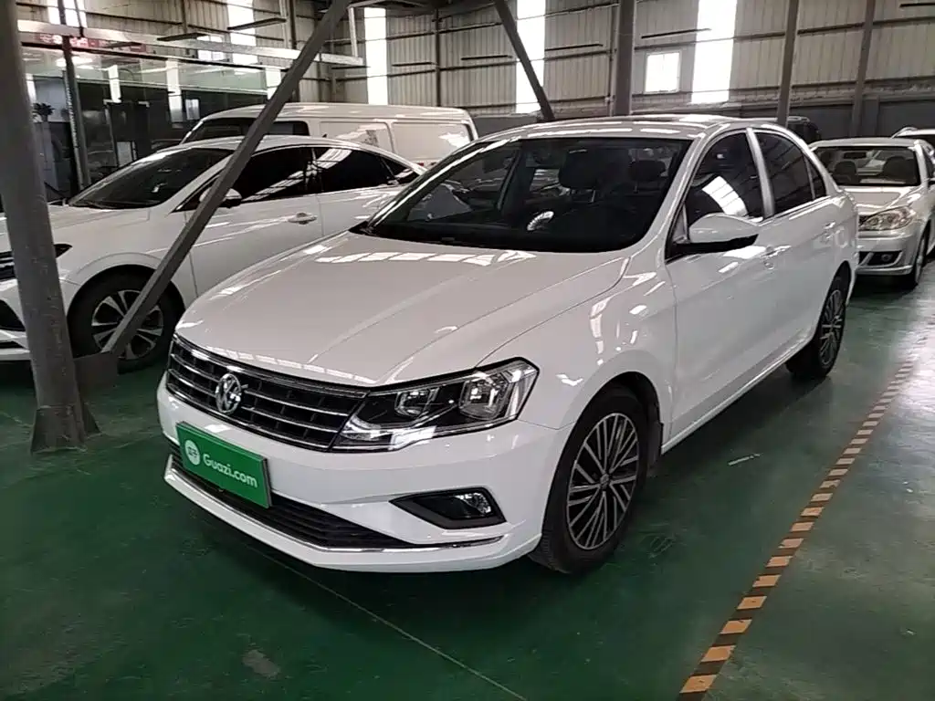 Volkswagen Jetta 2019 — фото 1