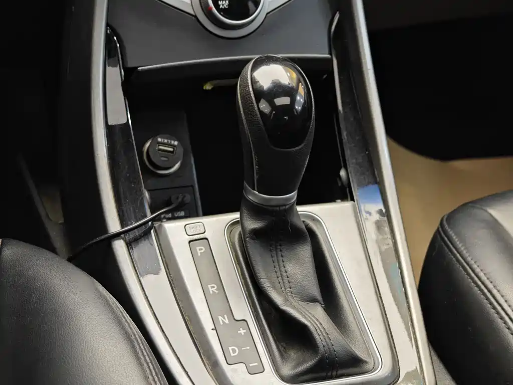 Hyundai Elantra Langdong 2016 — фото 17
