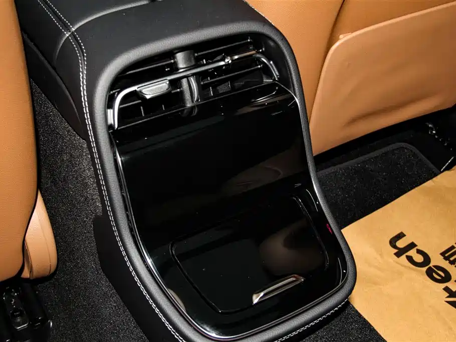 Mercedes-Benz E-Class 2025 — фото 22