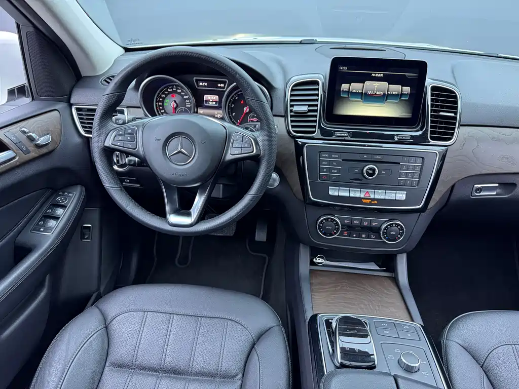 Mercedes-Benz GLE 2016 — фото 13