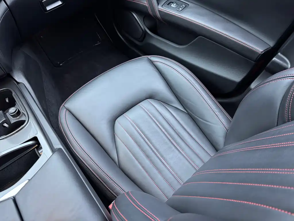 Maserati Ghibli 2018 — фото 12