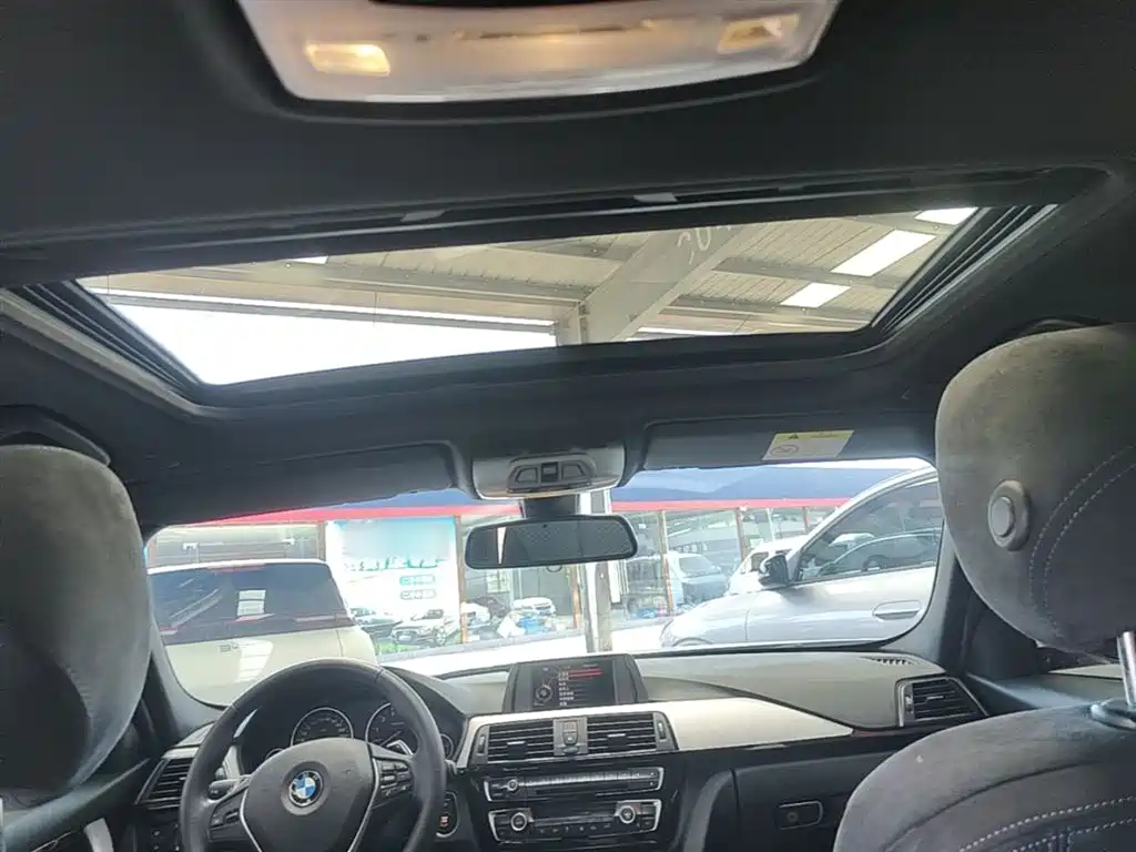 BMW 3 Series 2017 — фото 18