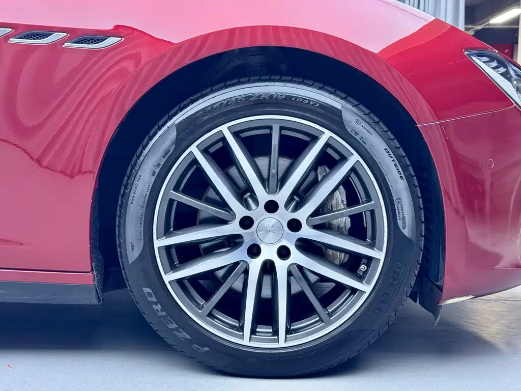 Maserati Ghibli 2018 — фото 18