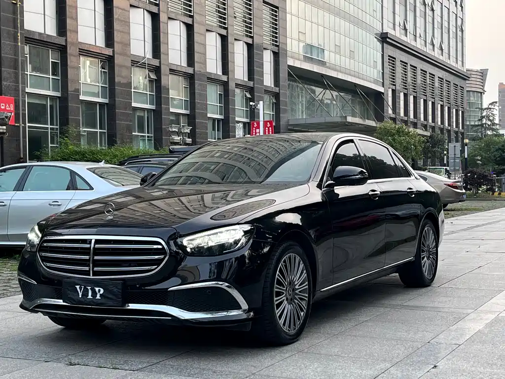 Mercedes-Benz E-Class 2023 — фото 1