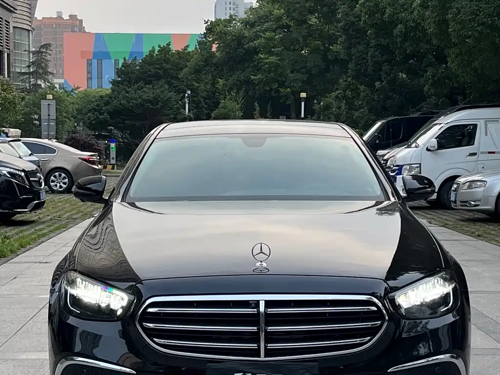 Mercedes-Benz E-Class 2023 — фото 13