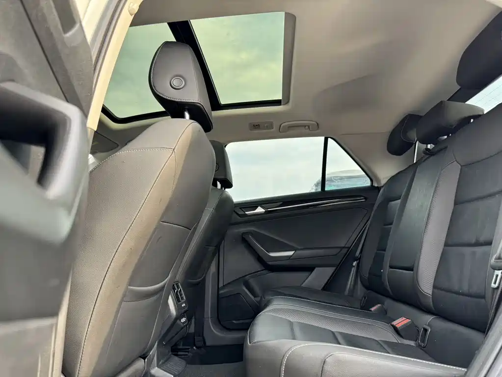 Volkswagen T-Roc 2022 — фото 12