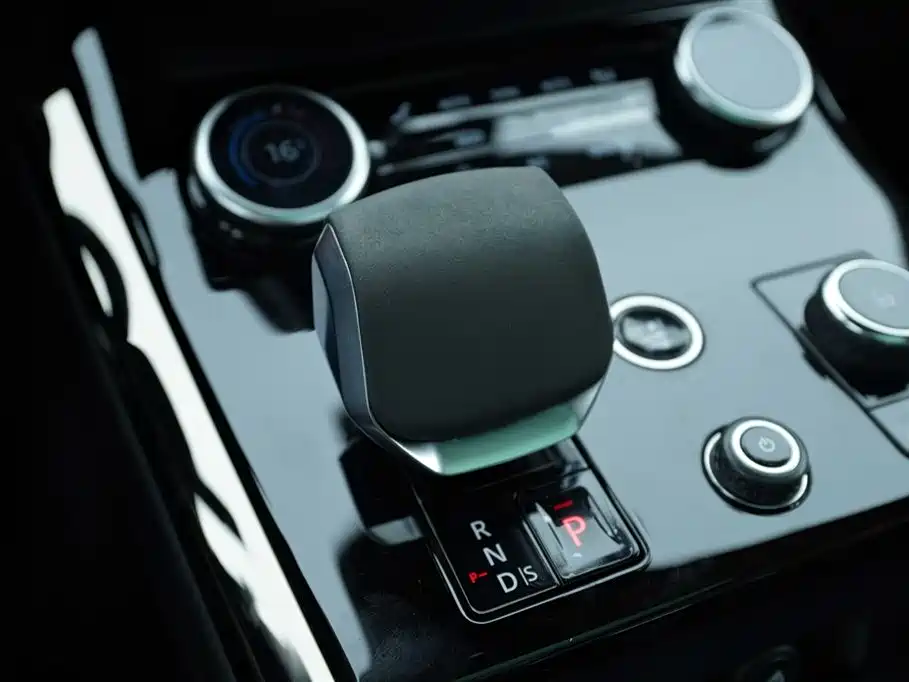 Land Rover Sport 2023 — фото 2