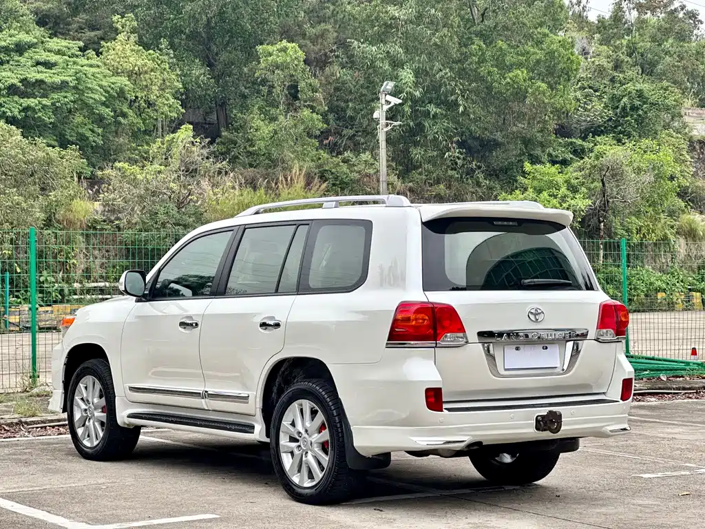 Toyota Land Cruiser 2015 — фото 21