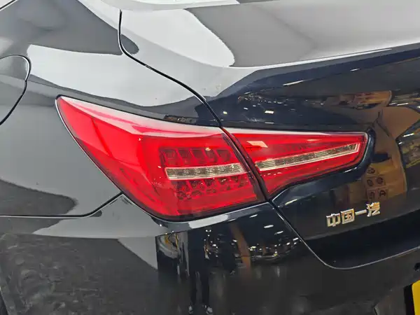 Hongqi H5 2020